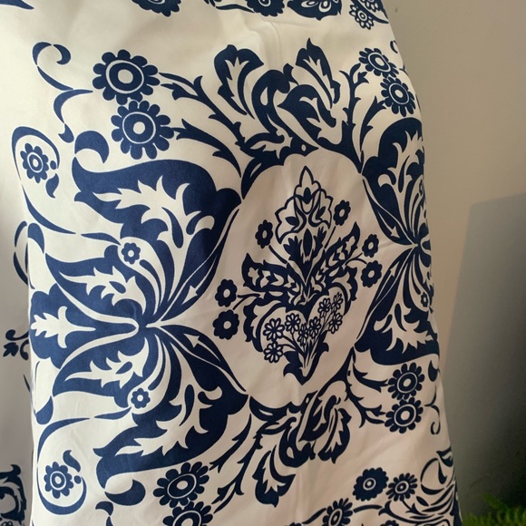 Beautiful 100% silk floral scarf poncho blouse white and navy blue - Picture 2 of 4